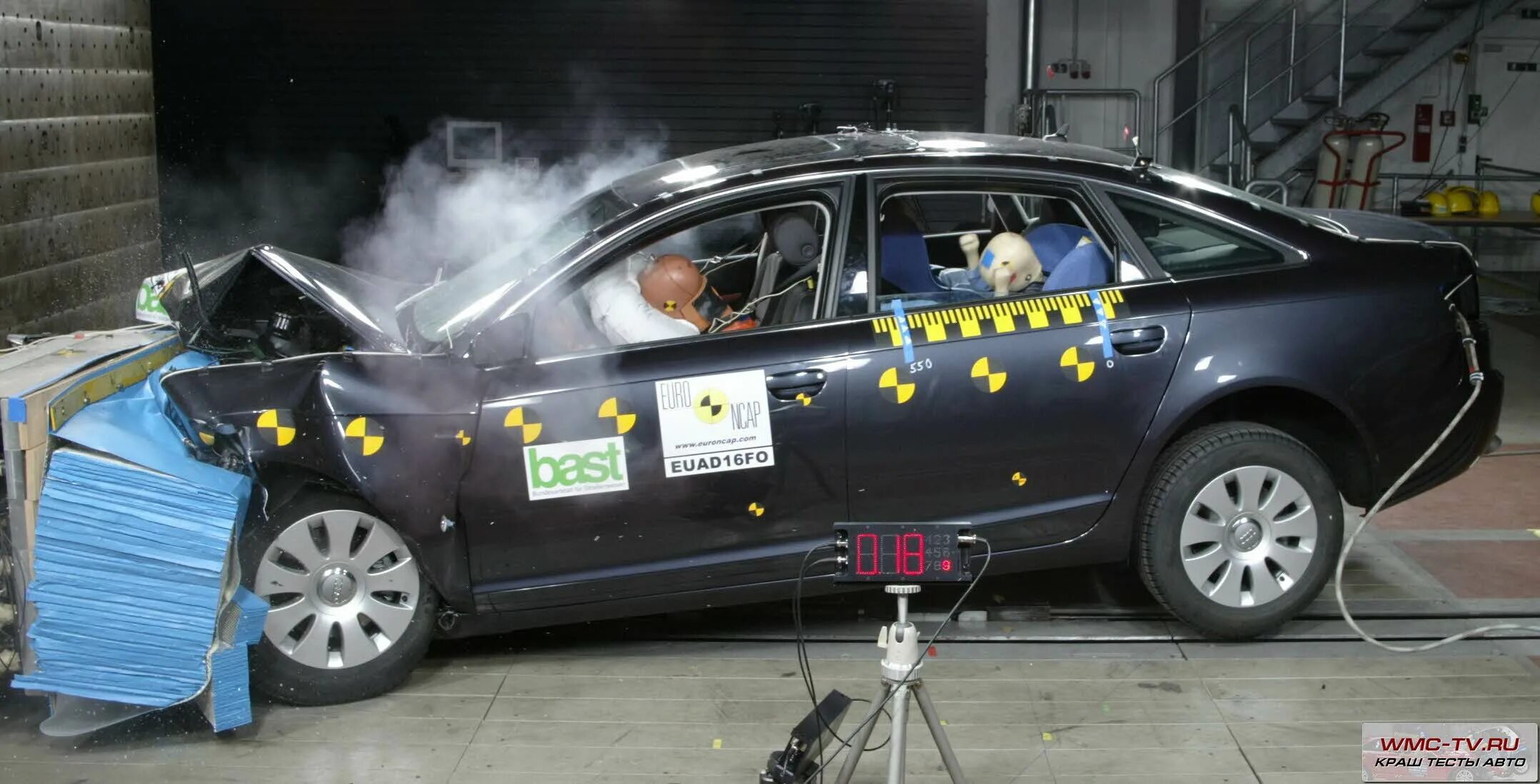 Краш тест audi a4. Ауди ку 7 краш тест. Краш тест audi a7. Краш тест новый audi a8. Audi q7 краш.