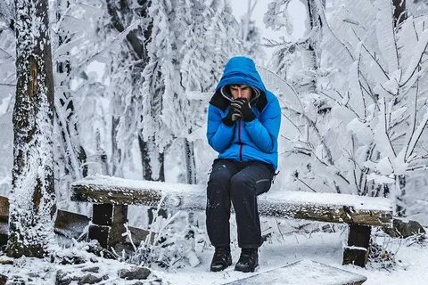 Я выхожу на морозный воздух стою