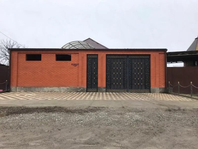 Город моздок село троицкое. Авито моздок работа. Троицкий район моздок. Дом 155 м2 на участке 7. Моздок.