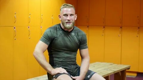 Тренер бойцовского клуба