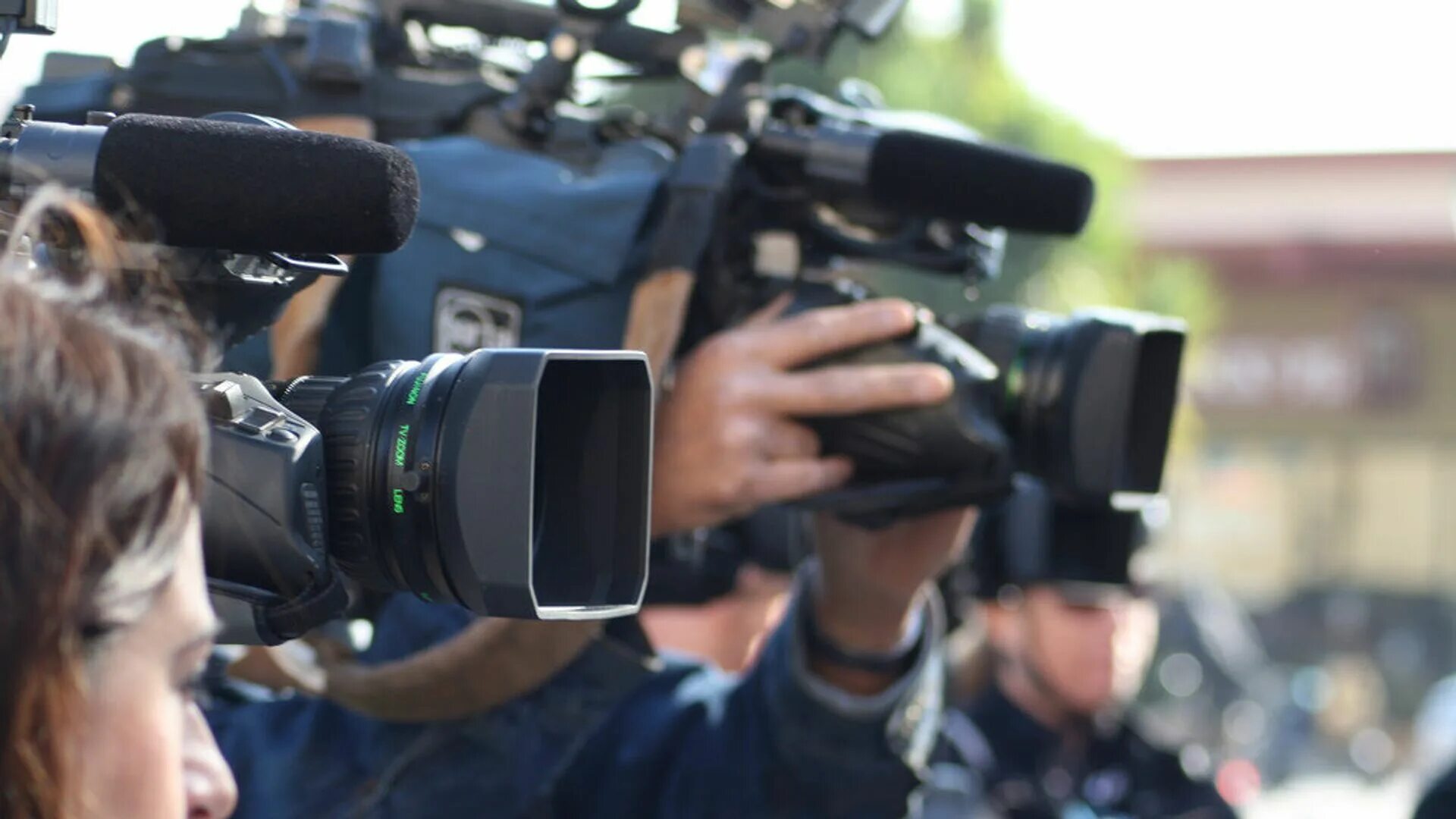 Фотокорреспондент. Журналист. Фотограф репортер. Пресса журналистика. Бронежилет журналиста.