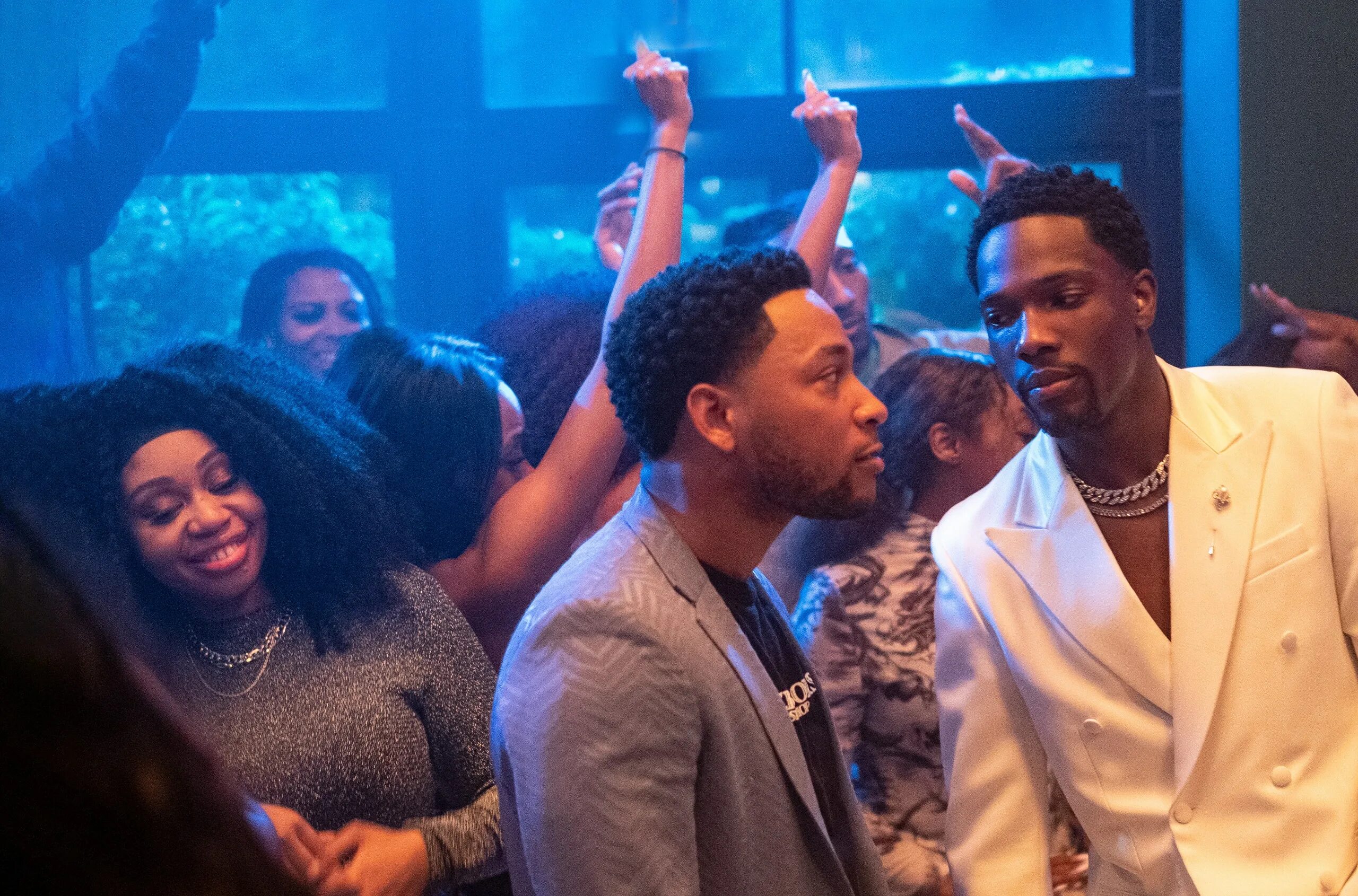 Женские комедии. Party movies. Соседи. Новогодний корпоратив 2016 энистон. На тропе войны фильм 2014.