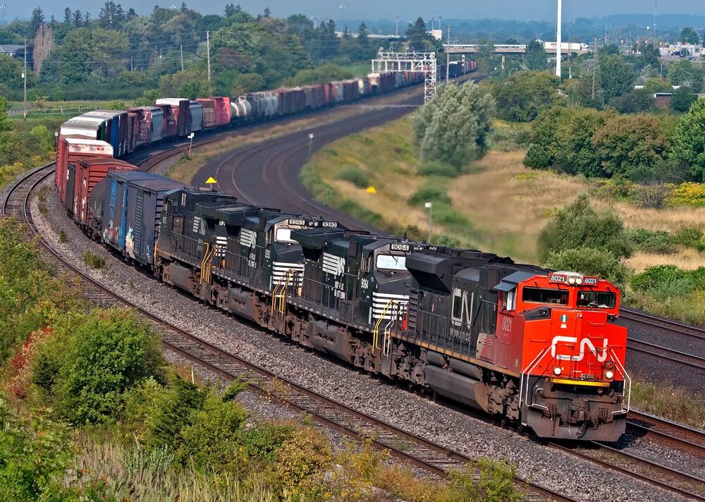 электровоз вл 8. грузовой поезд 2тэ10в 4457. вагон товарного поезда. товарный поезд. товарный поезд.