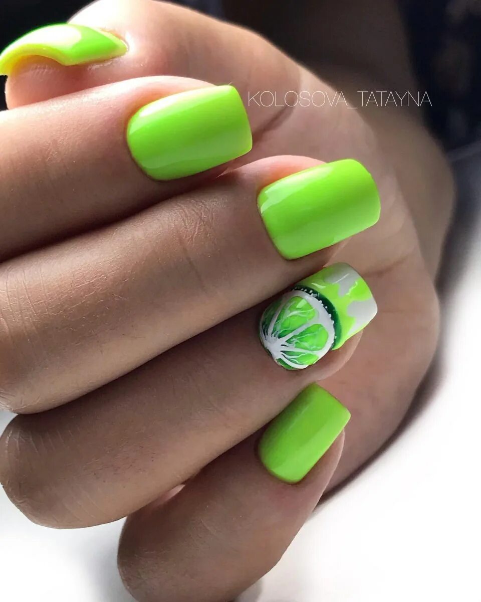 Салатовый маникюр. Ногти зеленого цвета. Маникюр с неоновым зеленым. Маникюр лайм. Ногти лето яркие лайм.