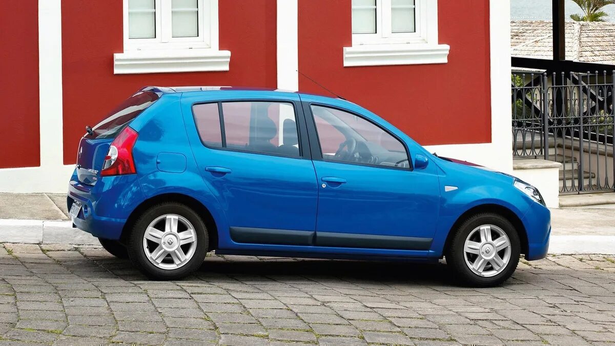 Рено сандеро 1.4 купить. Renault Sandero хэтчбек. Рено Сандеро 2008. Рено Сандеро хэтчбек 2008. Рено Логан хэтчбек 2015.