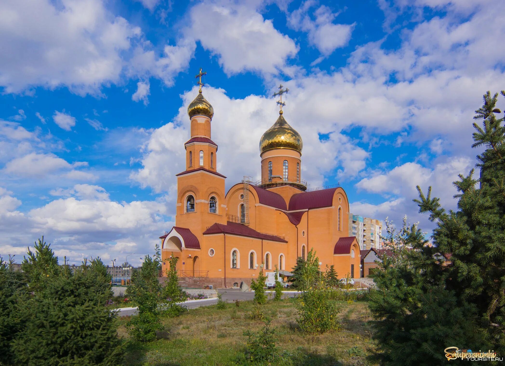 Т темиртау. Храм города Темиртау. Троицкий храм поселок Темиртау. Темиртау Казахстан достопримечательности.