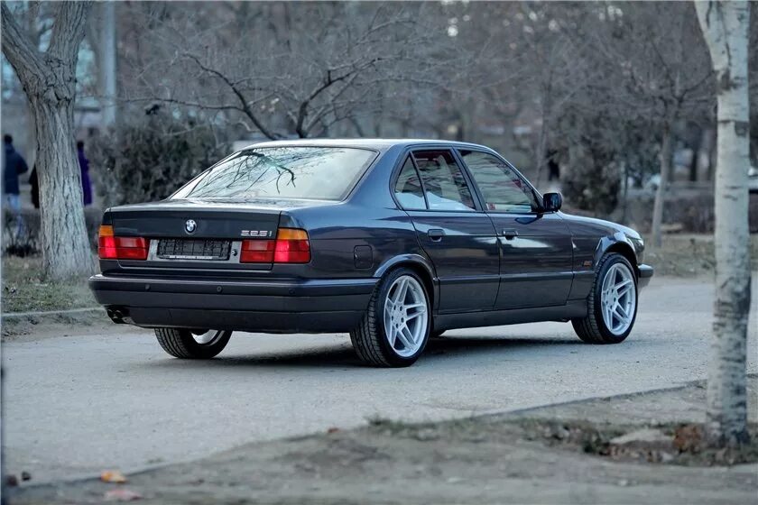Ищу диски, конечно же 37 стиль разноширокие :) - BMW 5 series (E34), 2,5 л, 1995