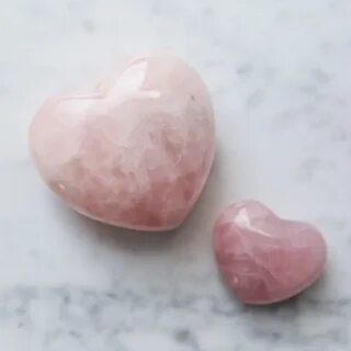 Розовый камень значение