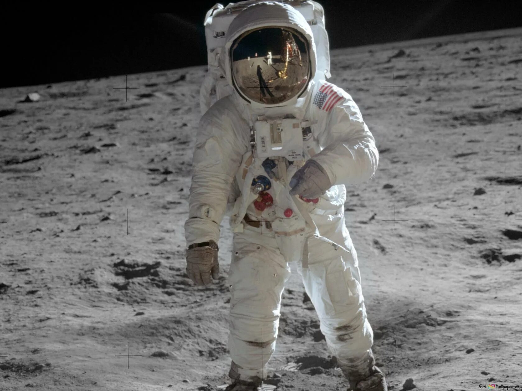 Скафандры для полета на луну изготавливали лучшие. Базз Олдрин Аполлон 11.