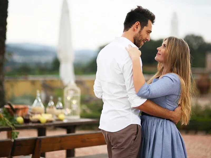 Картинки про любовь ты не бойся я с тобой. Валерия песня мы боимся любить минус. Мы боялись любить слушать. Лера туманова спб. Мы боялись любить слушать.