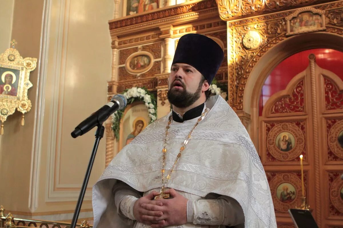 Настоятель храма архистратига михаила. Троица в храме. Селенгинск настоятель храма. Настоятель храма архистратига михаила. Настоятель храма архистратига михаила.