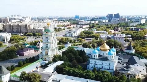 Таганская стоит