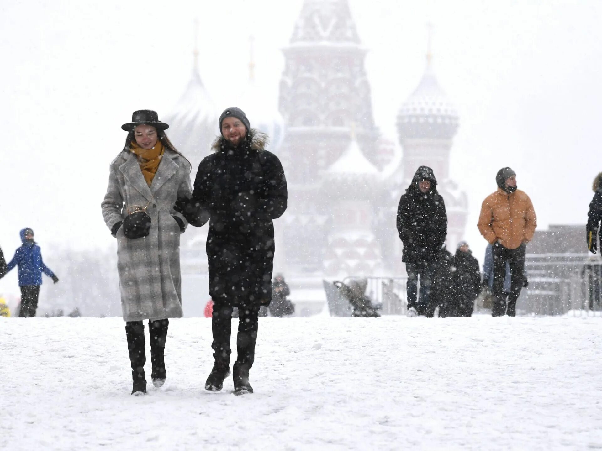 Сильный снегопад в Москве 2021. Снегопад в Москве 2022 декабрь. Снегопад в Москве сегодня 2022. Рекордные снегопады в Москве. Москва какой будет зима