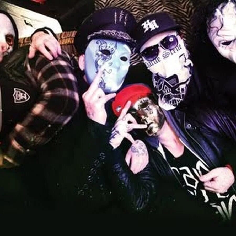 Hollywood undead фото. Группа голливуд андед без масок. Go xtayalive. 9 lives go. 9 lives go.