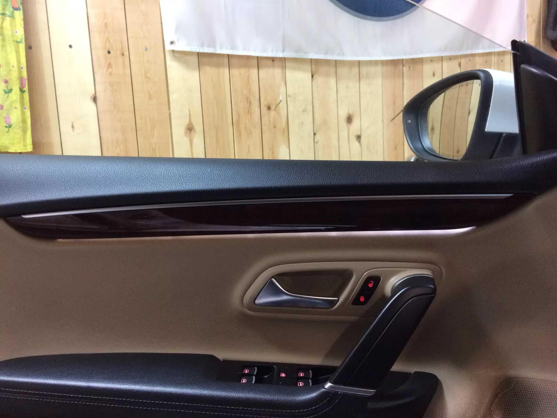 Пассат сс 2011 дверь. Дверные карты passat cc. Пассат сс безрамочные двери. Дверь пассат цц. Пассат цц 2015.