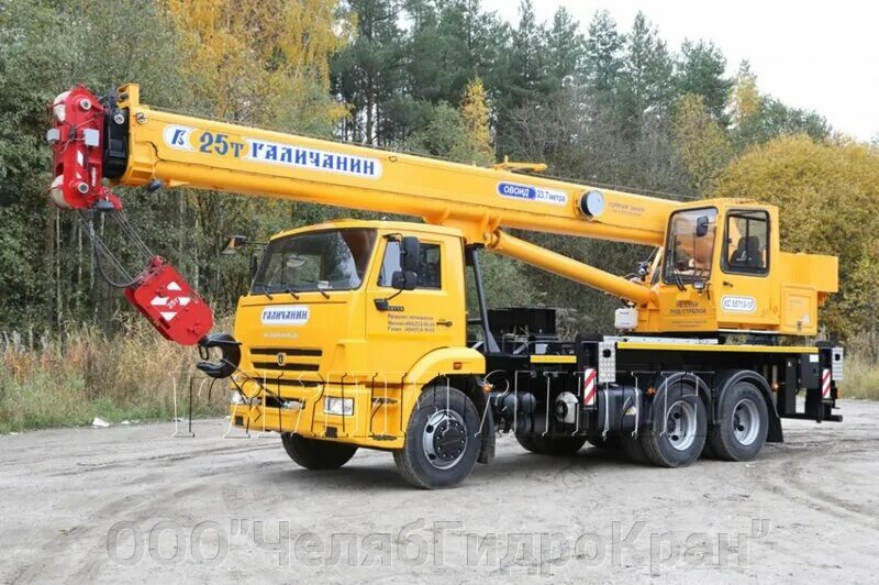 Урал вездеход 25т. Автокран галичанин 55713-1б. Автокран 25т галичанин. Кма-150-5 галичанин. Кс-55713-1к-4.