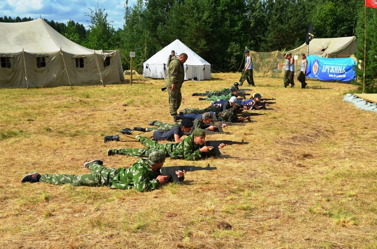 Военно спортивный лагерь. Военный лагерь Партизан Нижний Новгород. Детский лагерь «военно-исторический лагерь Dex». Камские Поляны палаточный лагерь. Военно спортивный лагерь Партизан.