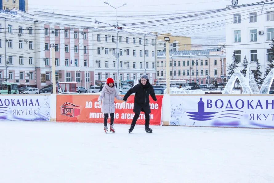 Каток в Якутске на площади Ленина. Каток в Энгельсе на площади. Каток площадь Ленина 2020. Каток на площади Ленина Оренбург. Расписание катка на площади ленина