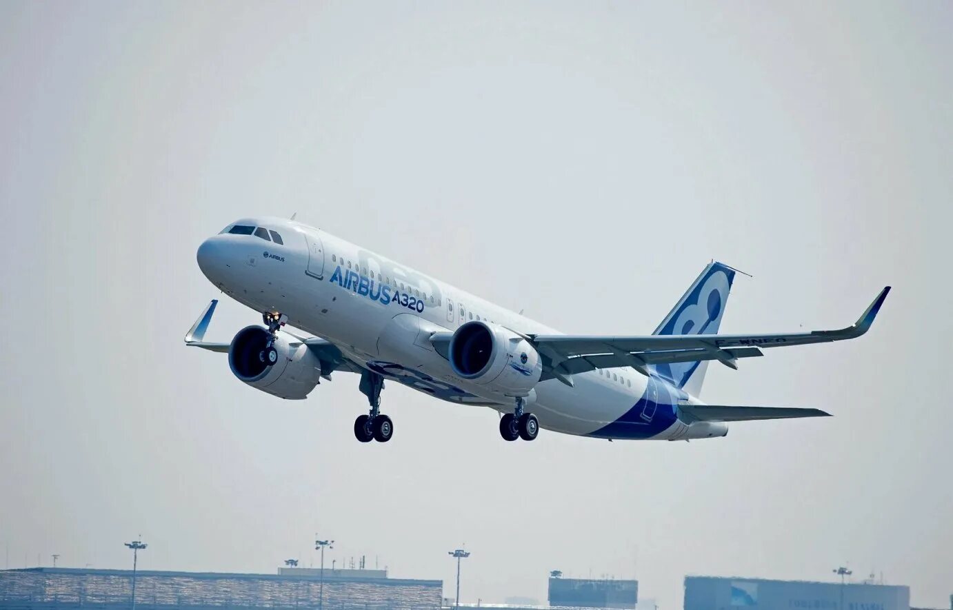 Аэрбас нео. Аэробус а320 нео. airbus a320neo самолет. самолет а 320 нео. аэробус а 320 нео с7.
