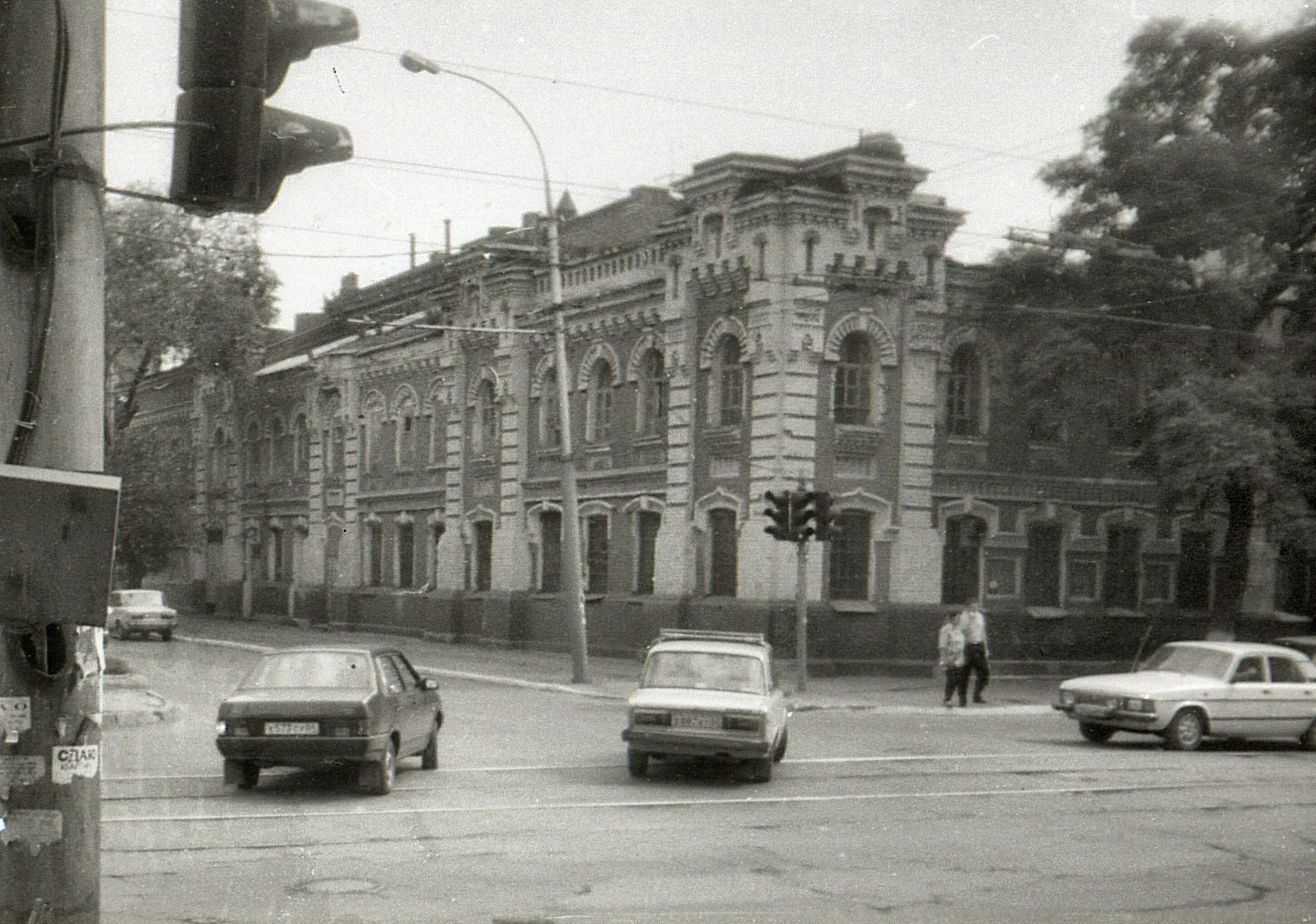 Гни старые. Старый Саратов. Кутякова/Астраханская Саратова. Саратов Астраханская Кутякова маслобойный завод. Старый Саратов улица Алексеевская.