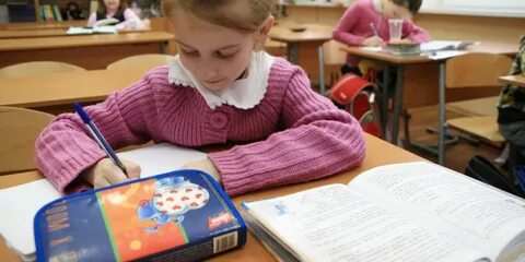 На уроке литературы ученики получили задание