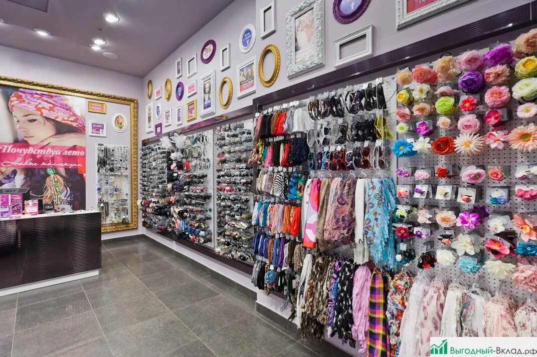 Сумочки женские маленькие. Магазин бижутерии lady collection. Женские аксессуары. Леди коллекшн подвеска. Аксессуары для женщин.