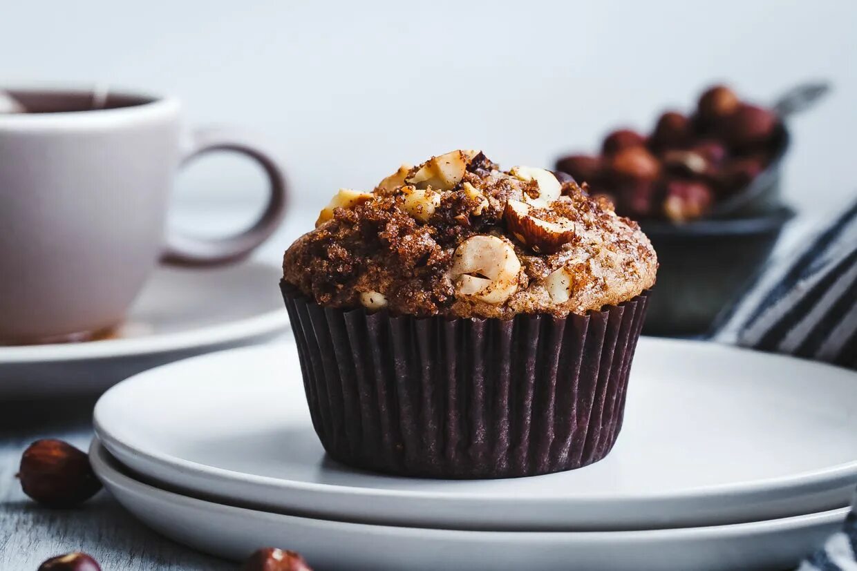 Bake muffins. Черничный кекс. Маффины с клюквой. Маффины с черникой. Bake muffins.