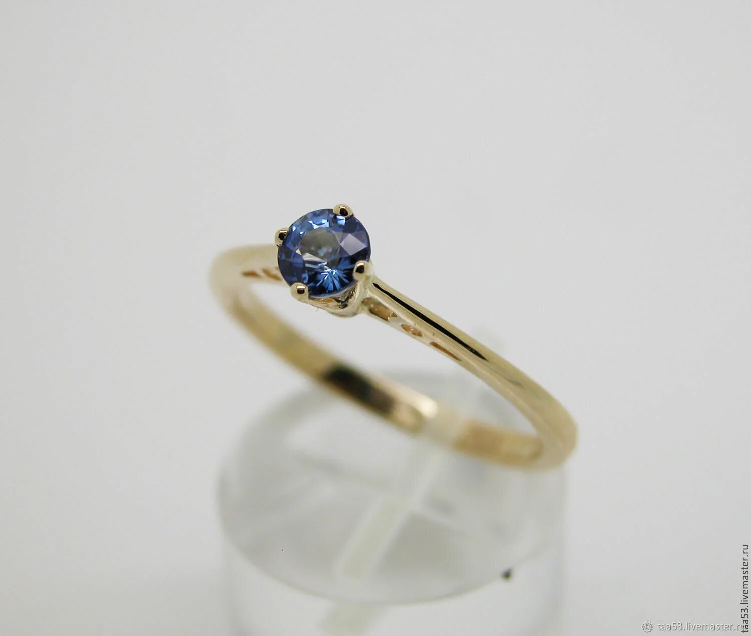 Искусственный сапфир синтетический сапфир. Carat sapphire. Сапфир блю 69. Сапфир f 2. Сапфир цвет.