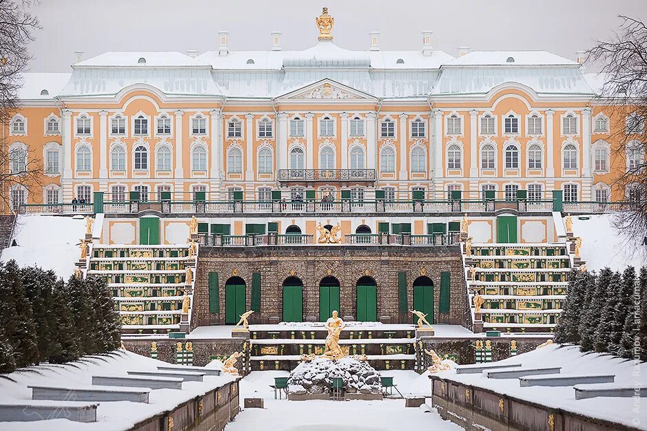 Зимний петергоф. Петергофский дворец в санкт-петербурге. зимний дворец екатерининский дворец и петергоф. большой императорский дворец в петергофе. дворцы петергофа зима.