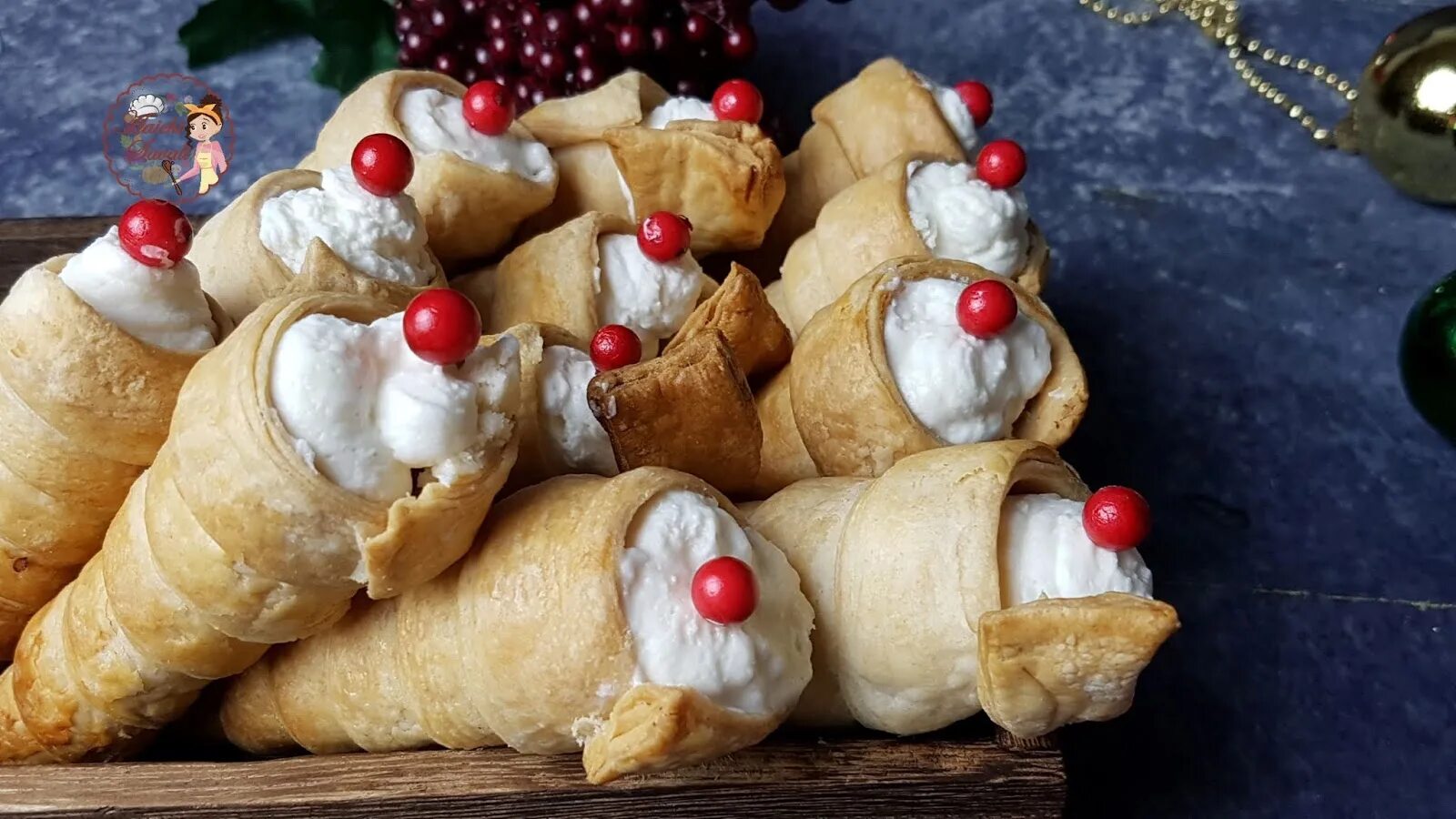 Круассан ролл. Ice Cream Roll. Rolls Rolls Cream Flower трубочки.