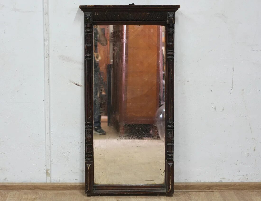 Старинное зеркало. Старое зеркало. Большое старое зеркало. Старинные польские зеркала. Старое зеркало старого сайта фонбет