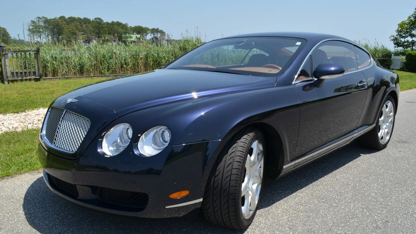 Машина похожая на бентли. Bentley Continental gt 1. Бентли Континенталь 2007. Крайслер Континенталь 300. Chrysler Sebring, 2002 под Бентли.