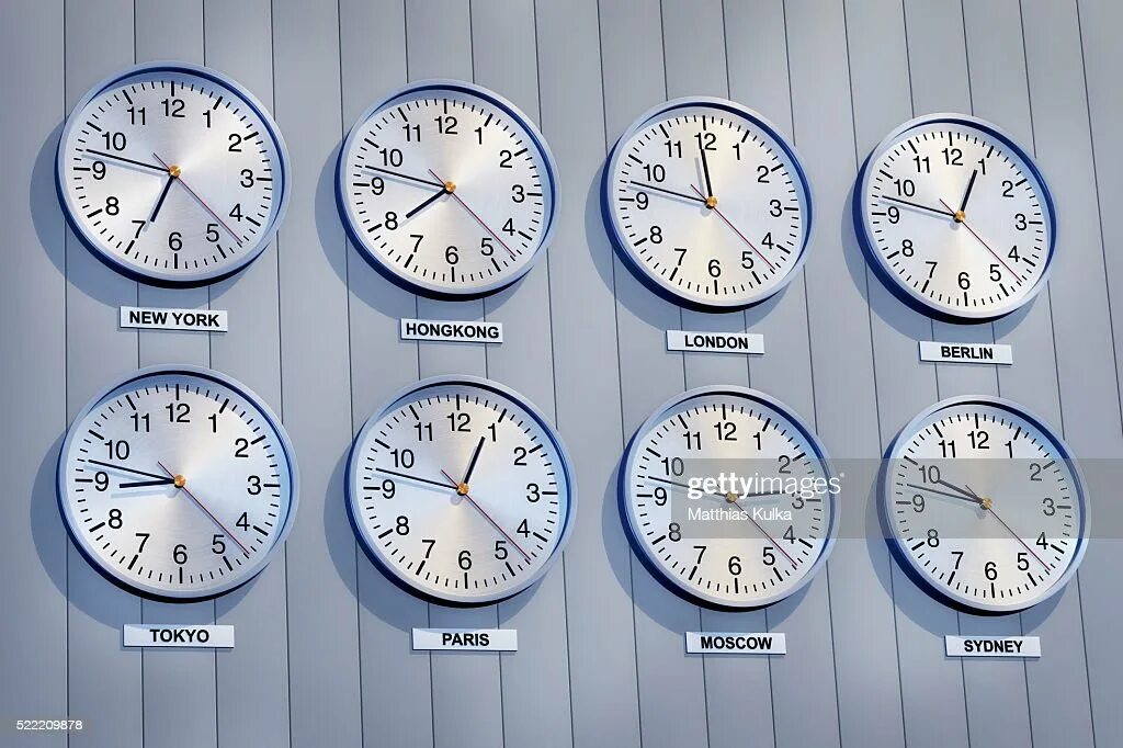 Мировые часы с секундами. Часы с разными часовыми поясами. Часы с часовыми поясами. Часы настенные с разными часовыми поясами. Часы настенные мировое время.