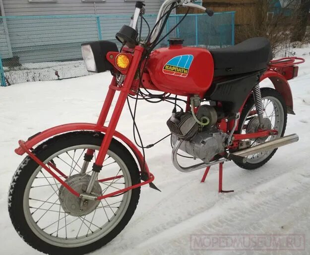 Советский мотоцикл карпаты. Мокик карпаты 2. Мокик карпаты 2 спорт. Мокик 2. Мопед карпаты 2 дельта.