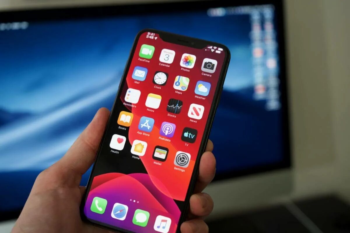 Когда выйдет ios 18 в 2025. Ios 13.3. iphone 13. последний айфон. 2 айфона 13.