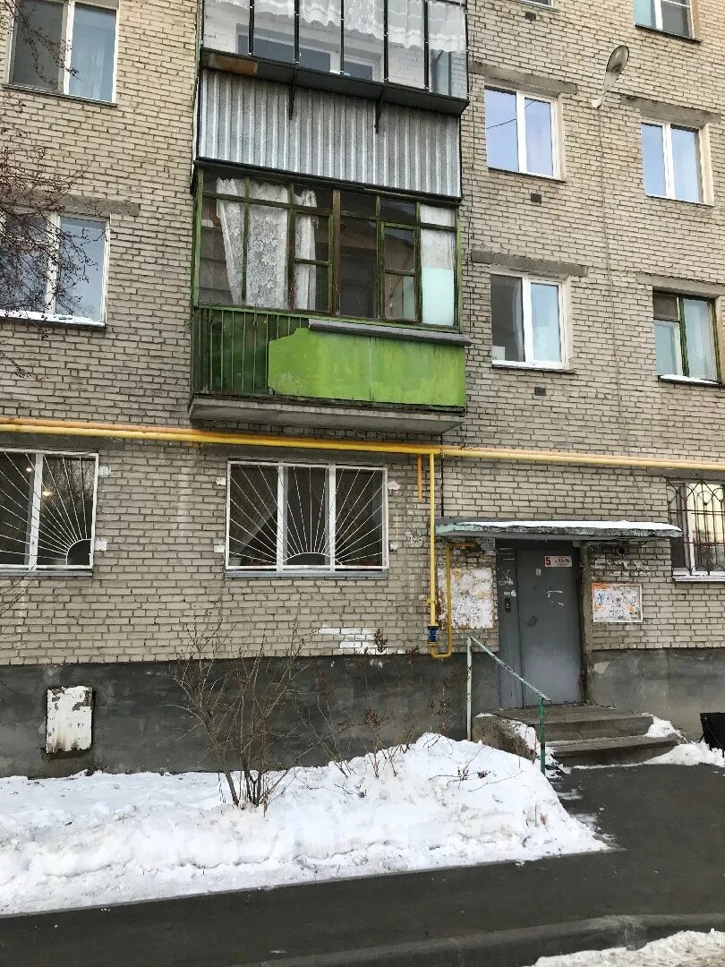 Управляющая компания дом курган. Жк на мальцева курган. Станционная 19 курган. Фасад подъезда многоквартирного дома. Станционная, д.