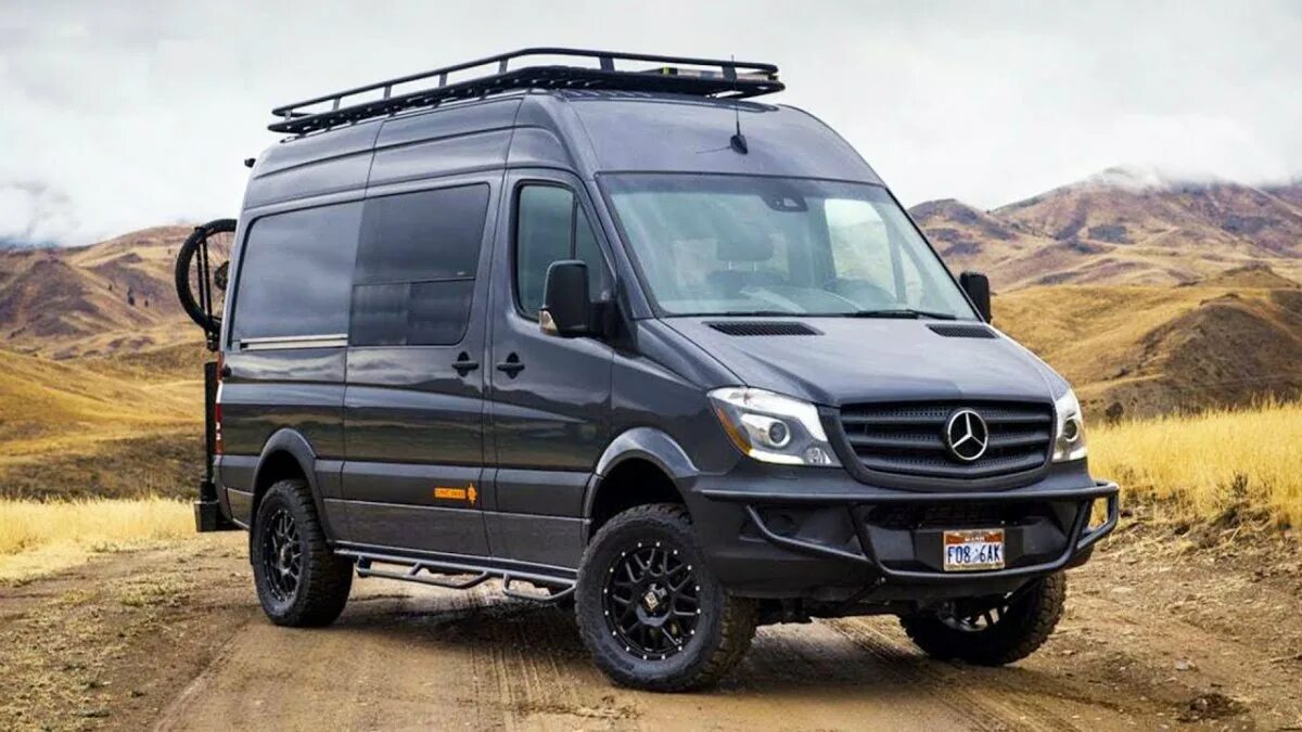 Мерседес дизельный спринтер. Mercedes-Benz Sprinter 4x4. Mercedes Sprinter 4x4 Camper. Mercedes Sprinter 4х4. Мерседес Бенц Спринтер Ван 4x4 конверсион.