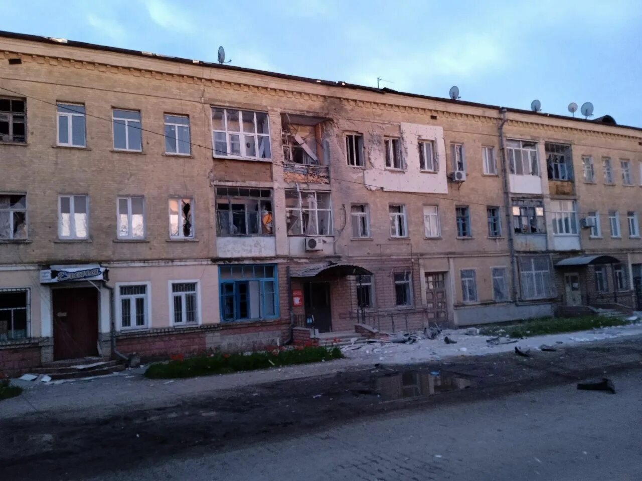 Токмак обстрел. Токмак запорожская область. токмак украина запорожская. токмак запорожье. такмак запорожская область.