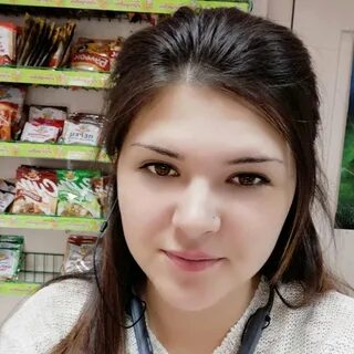 Кызыл девушки