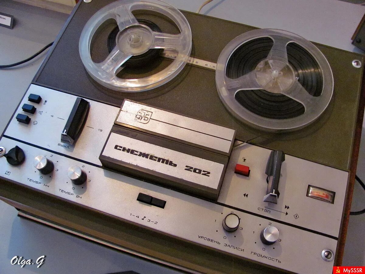 катушечный магнитофон m2450s. катушка для пленок ссср. магнитофон пленку. магнитофон пленку. пленочный магнитофон скорость.