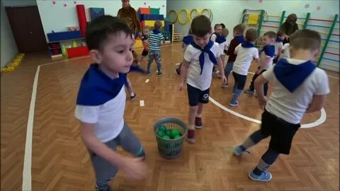 Игра детей в детском саду видео
