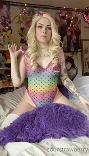 Sourstrawberry Please suck on my titties xxx onlyfans porn.