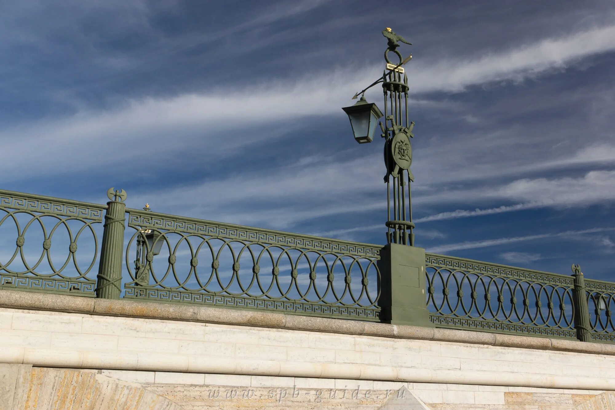 Петропавловский мост санкт петербург. Петропавловский мост через карповку. Петропавловский собор санкт-петербург. Мост реки карповки спб. Спб мост петропавловка.