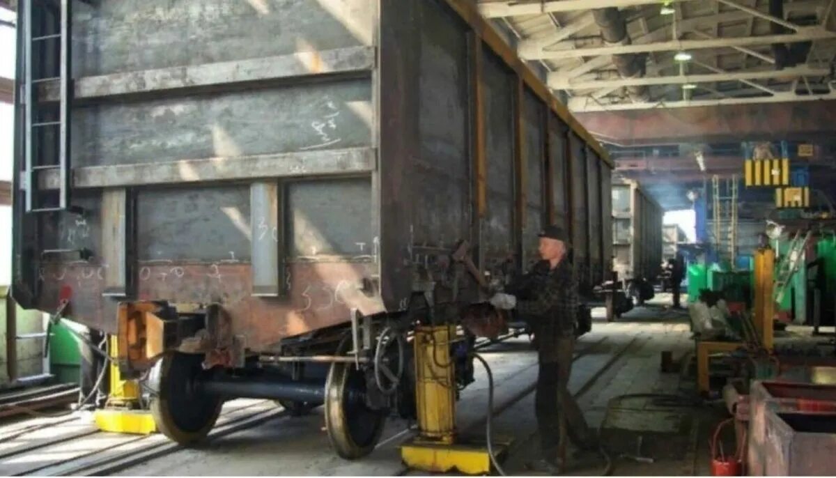 Алтайвагон алтайского края. Новоалтайский вагоностроительный завод. Алтайвагон новоалтайск. Алтайвагон новоалтайск. Завод алтайвагон новоалтайск.