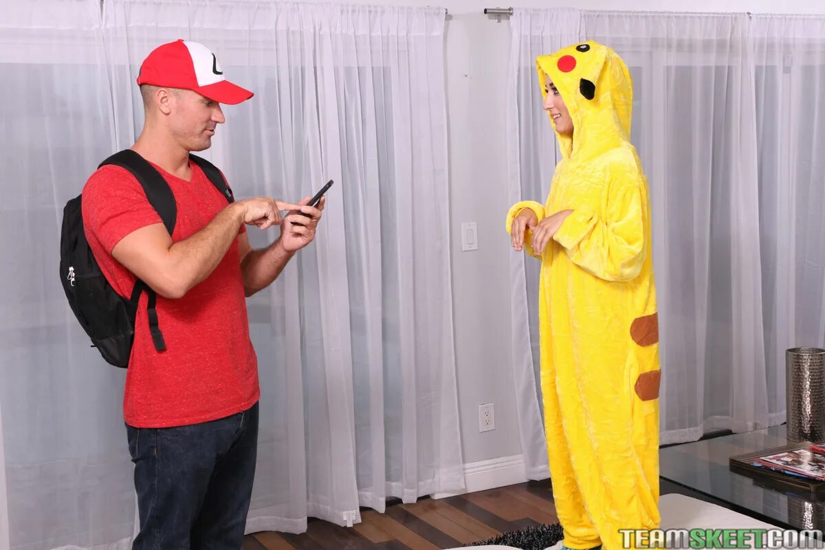 Freya von doom. Freya von doom пикачу. freya teamskeet pikachu.