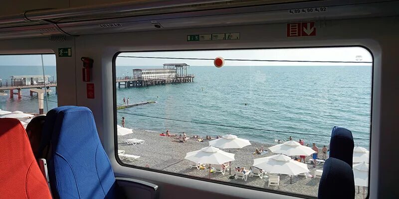 Комфорт поезд ласточка 820. Ласточка краснодар адлер. Ласточка электропоезд мцд. Комфорт поезд ласточка 820. Окно электрички.
