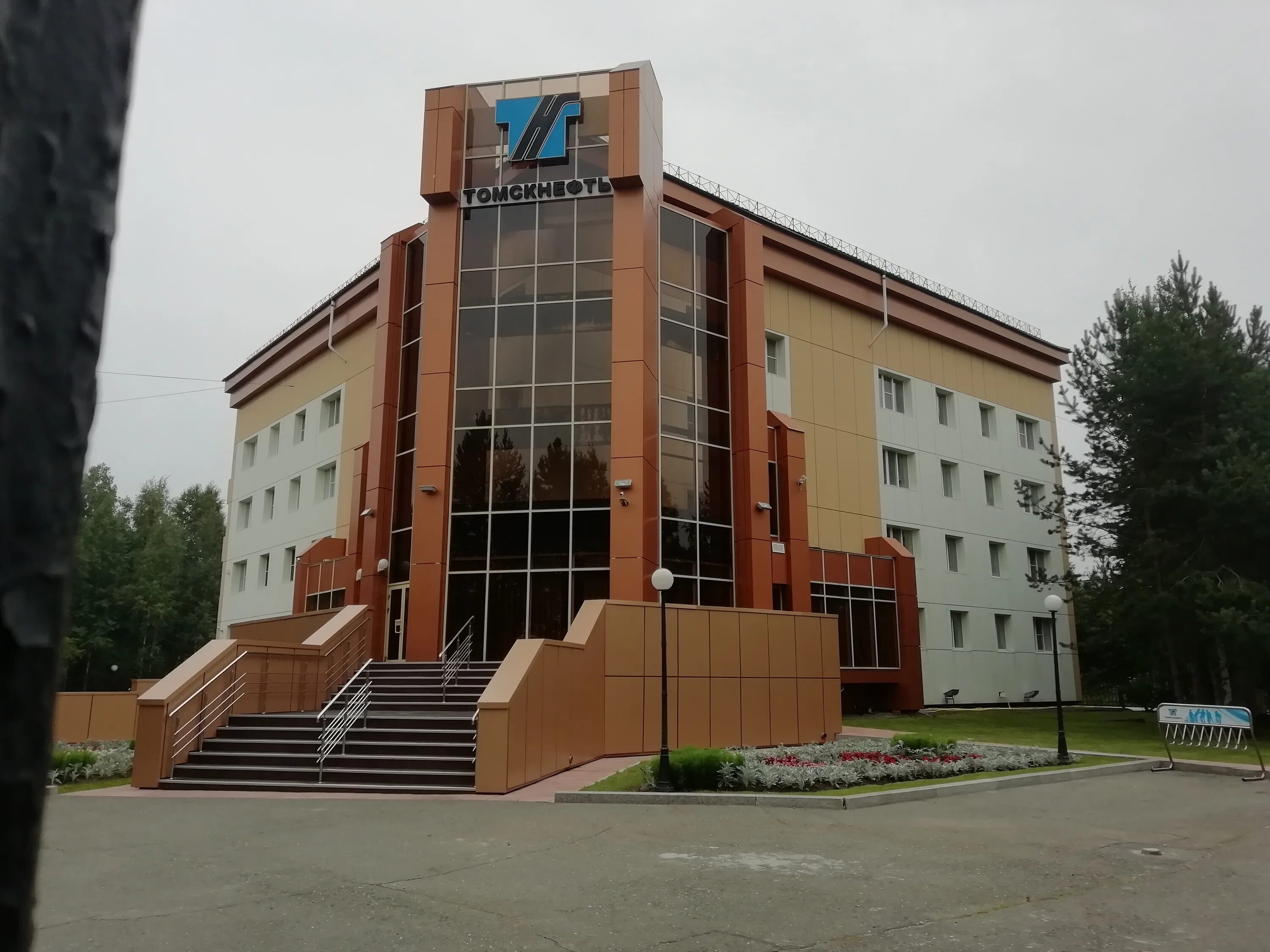 буровик стрежевой. сок буровик стрежевой. памятники стрежевого. буровик стрежевой. буровиков 1 стрежевой на карте.