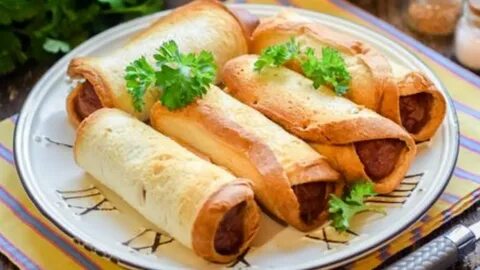Сосиски в тостовом хлебе с сыром