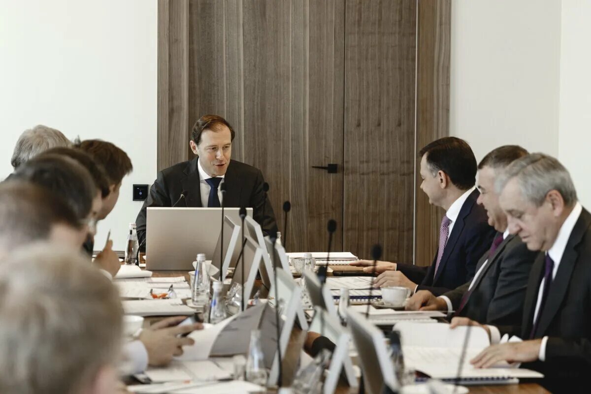 Нов га ор. Ил 96 400. Ил-96-400м. Гражданские самолеты. Ил-62 пассажирский самолёт.