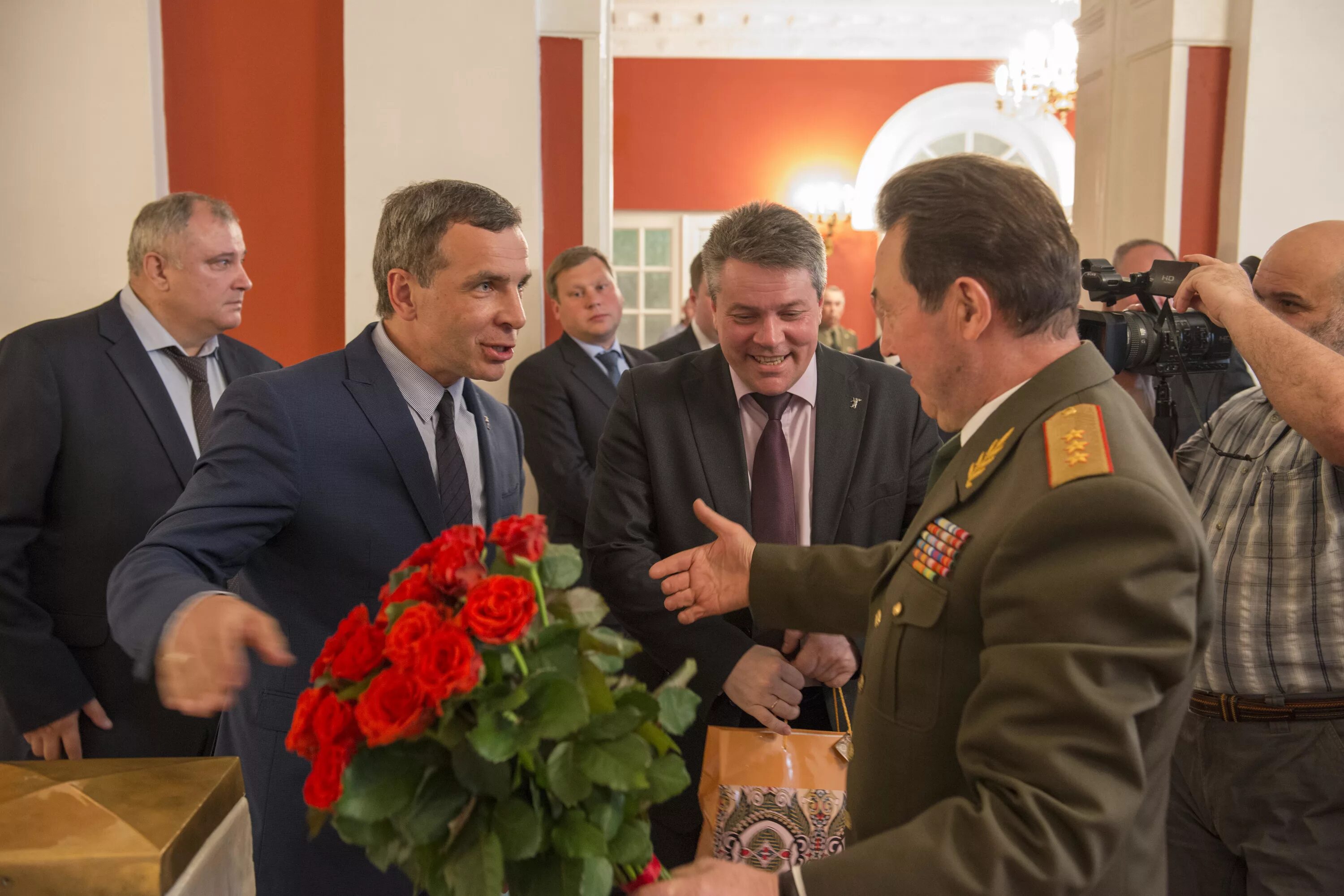 Совет ветеранов вфэс. Совет ветеранов военной финансово экономической службы. Совет ветеранов финансово-экономической службы минобороны россии. Межрегиональная общественная организация ветеранов. Межрегиональная общественная организация ветеранов.